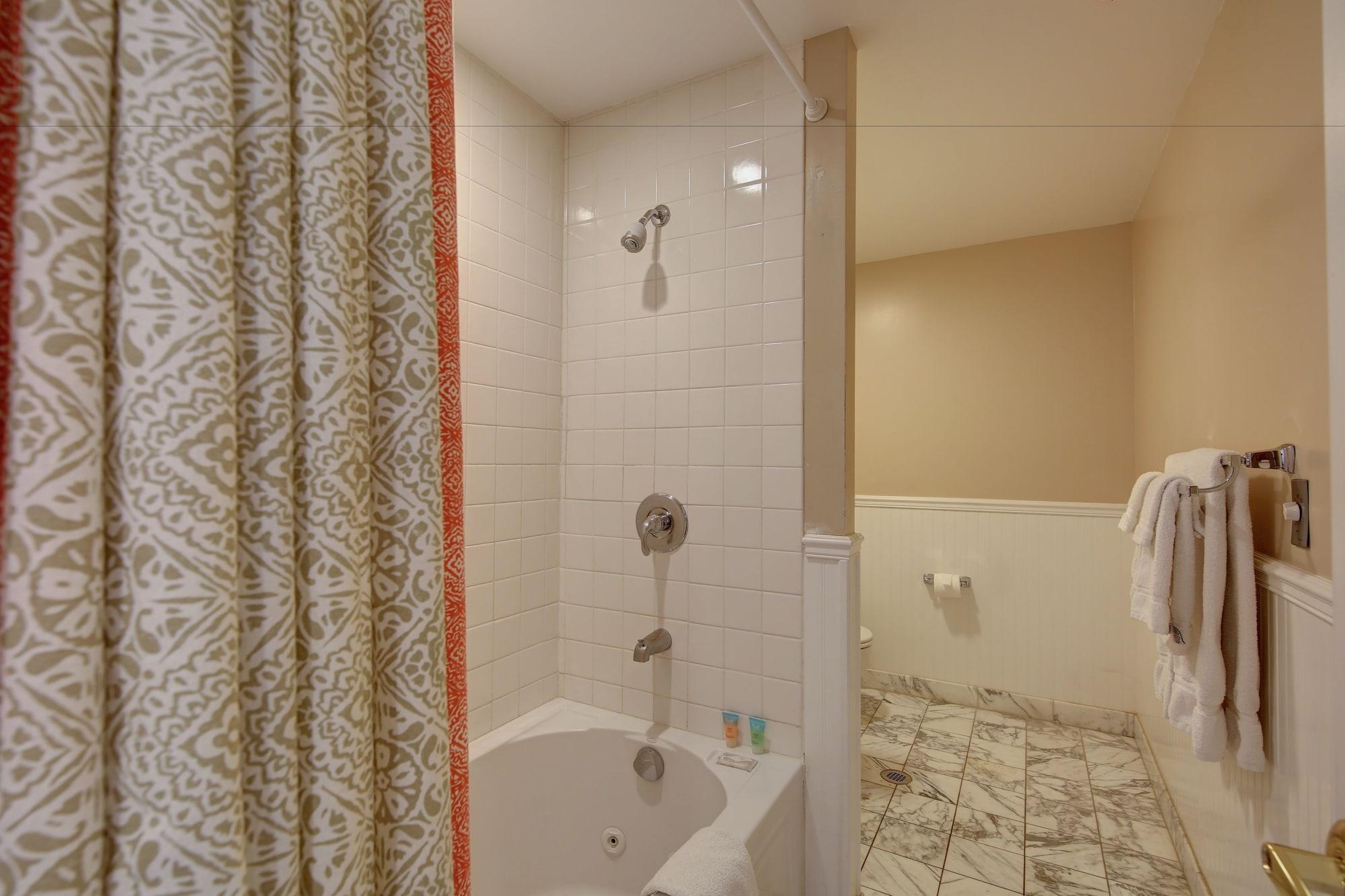 Glenmore Plaza Hotel Avalon Esterno foto