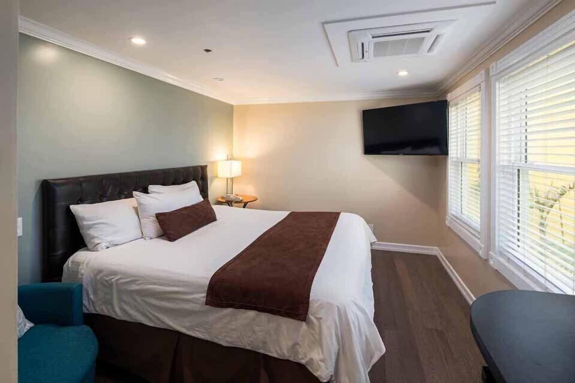 Glenmore Plaza Hotel Avalon Esterno foto