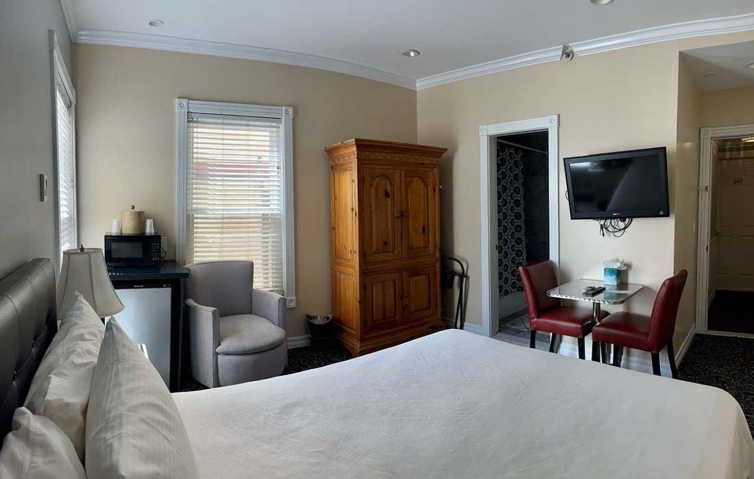 Glenmore Plaza Hotel Avalon Esterno foto