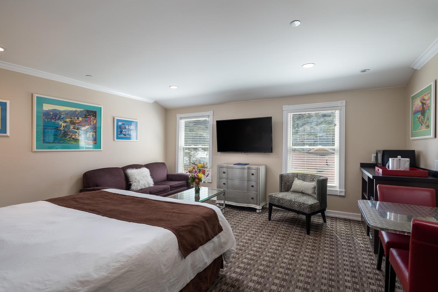 Glenmore Plaza Hotel Avalon Esterno foto